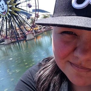 Meet your Posher, Rena